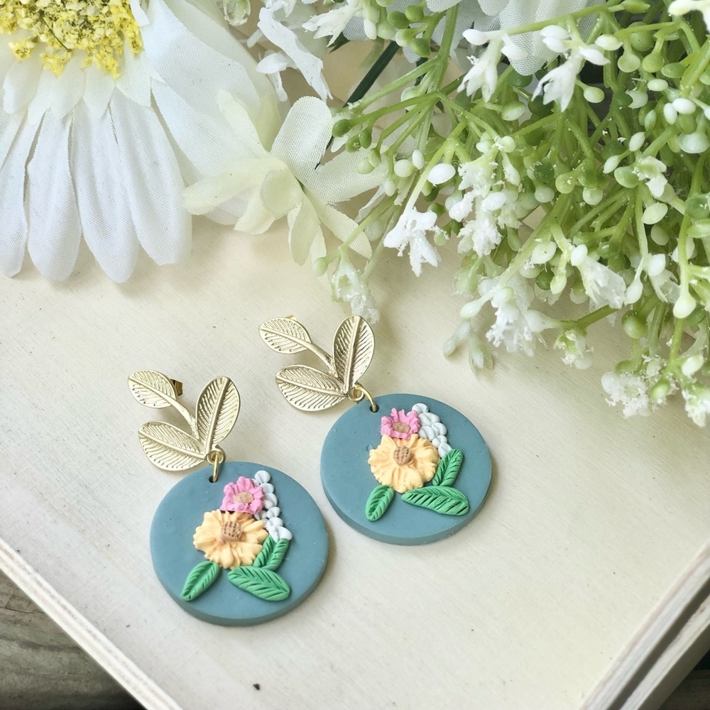Trendy Handmade clay floral earrings